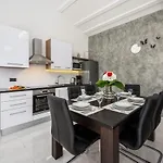 Villa Desapemani With Heated Pool *