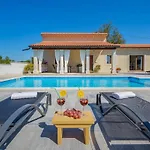 Desapemani With Heated Pool *
