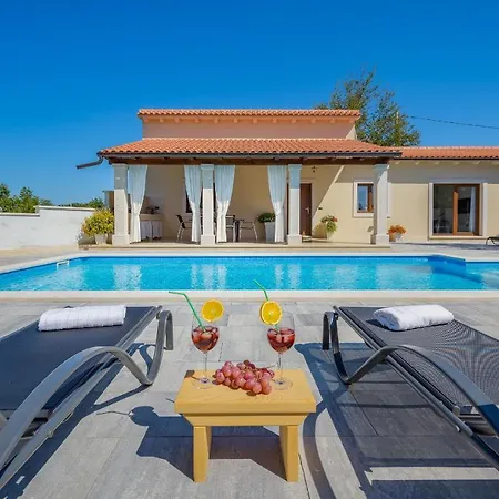 Desapemani With Heated Pool *