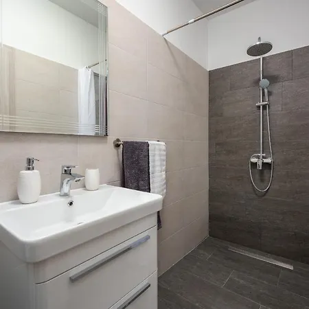 Desapemani With Heated Pool Villa *