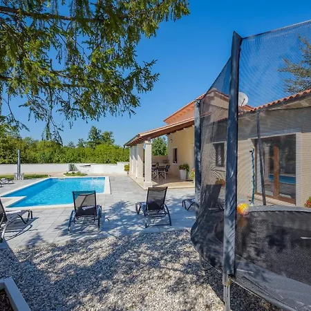 Desapemani With Heated Pool * Žminj