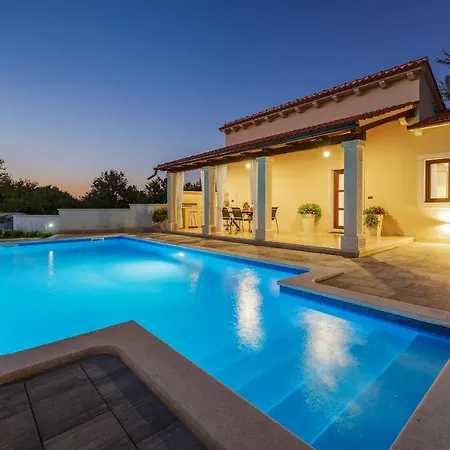 Desapemani With Heated Pool Villa Žminj