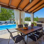 Desapemani With Heated Pool Villa *