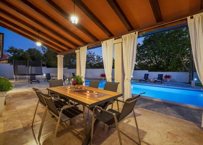 Desapemani With Heated Pool *