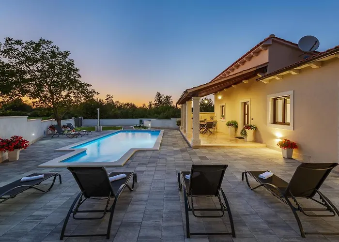 Desapemani With Heated Pool *