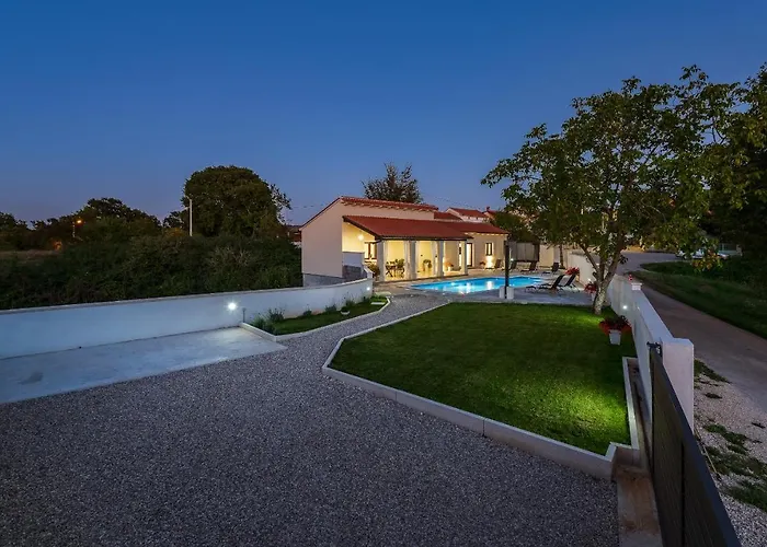 Desapemani With Heated Pool *